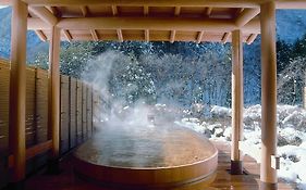 Nishiyama Onsen Keiunkan Hotel